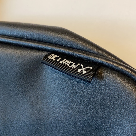 Twig & Arrow Small Black Purse Gray Velvet Strap Zipper Bag D24 - Picture 3 of 16